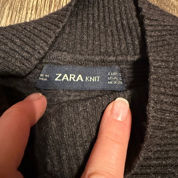 Zara Dark Gray Knit Sweater - Picture 3 of 3